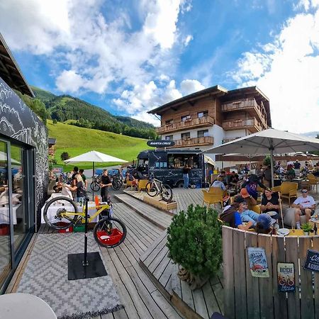 Hike&Bike Hostel mit Jokercard Saalbach Exterior foto