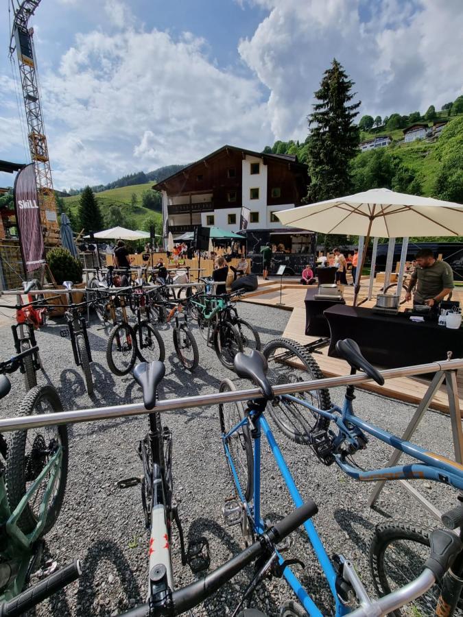 Hike&Bike Hostel mit Jokercard Saalbach Exterior foto