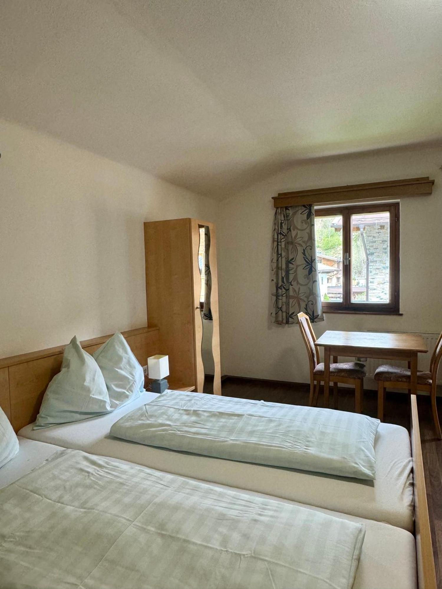 Hike&Bike Hostel mit Jokercard Saalbach Zimmer foto